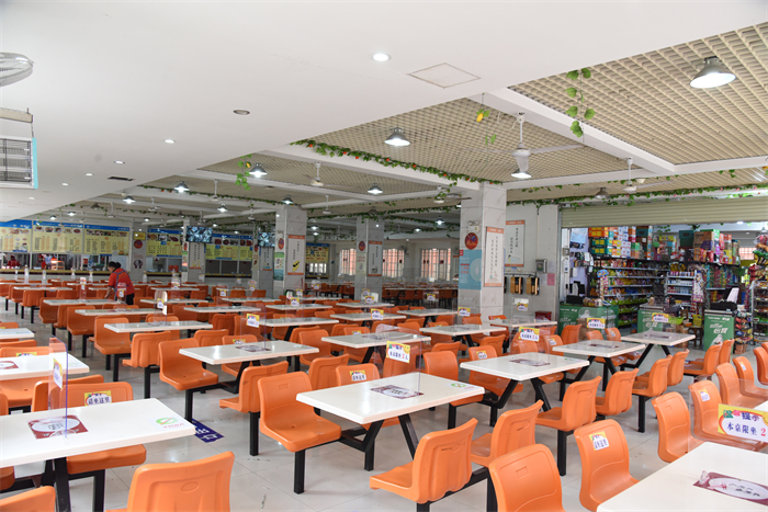 食宿条件